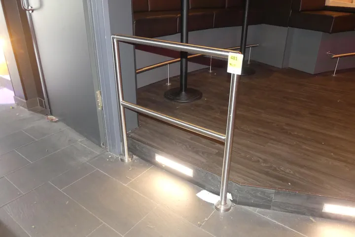 2x Absperrgeländer Edelstahl Maße in cm ca. 90 x 96